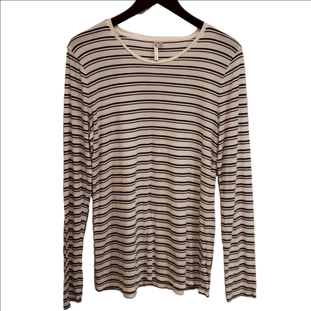 Banana Republic Signature tee in long sleeve stripes